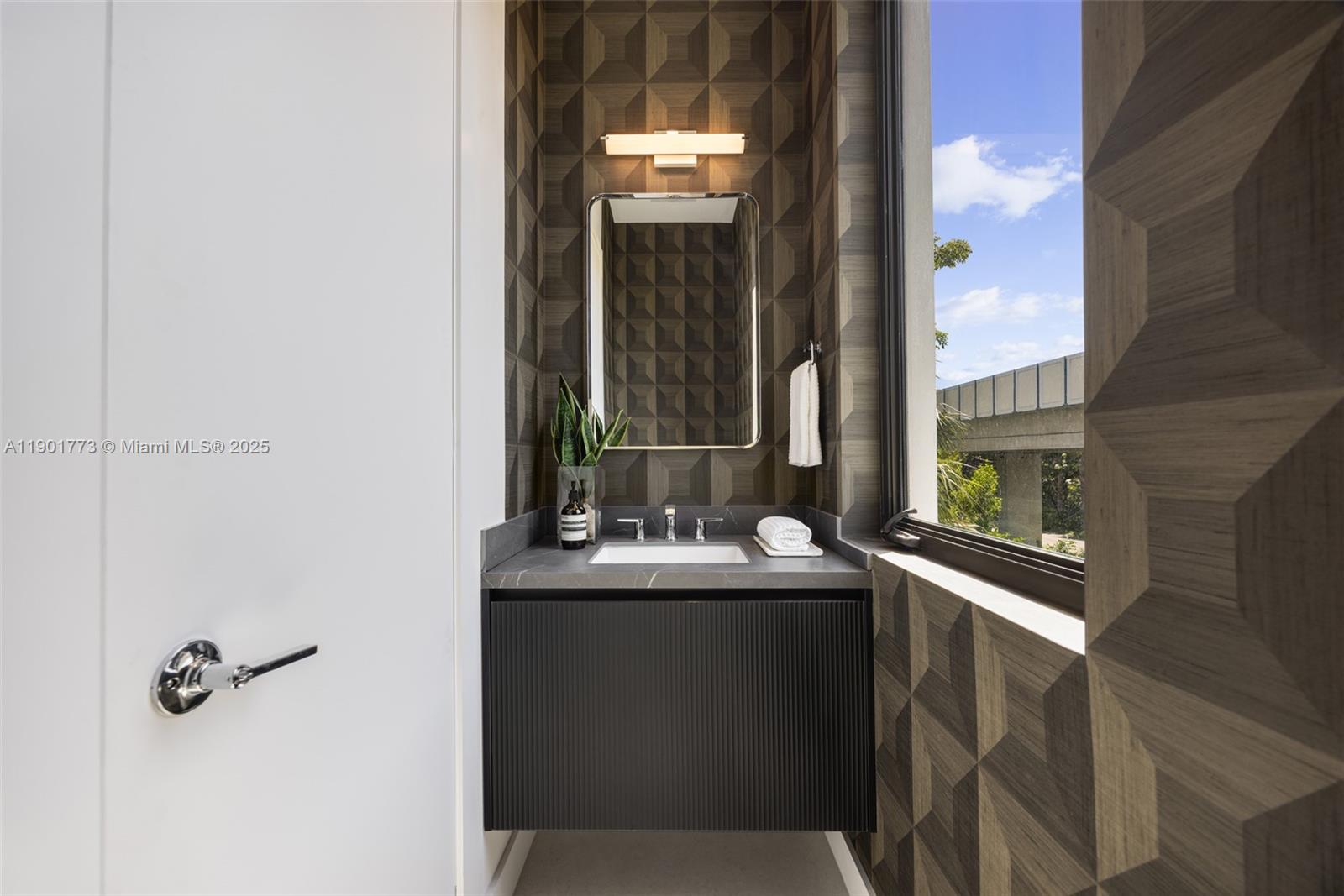 84 SW 28th Rd # 7, Miami Unit: 7