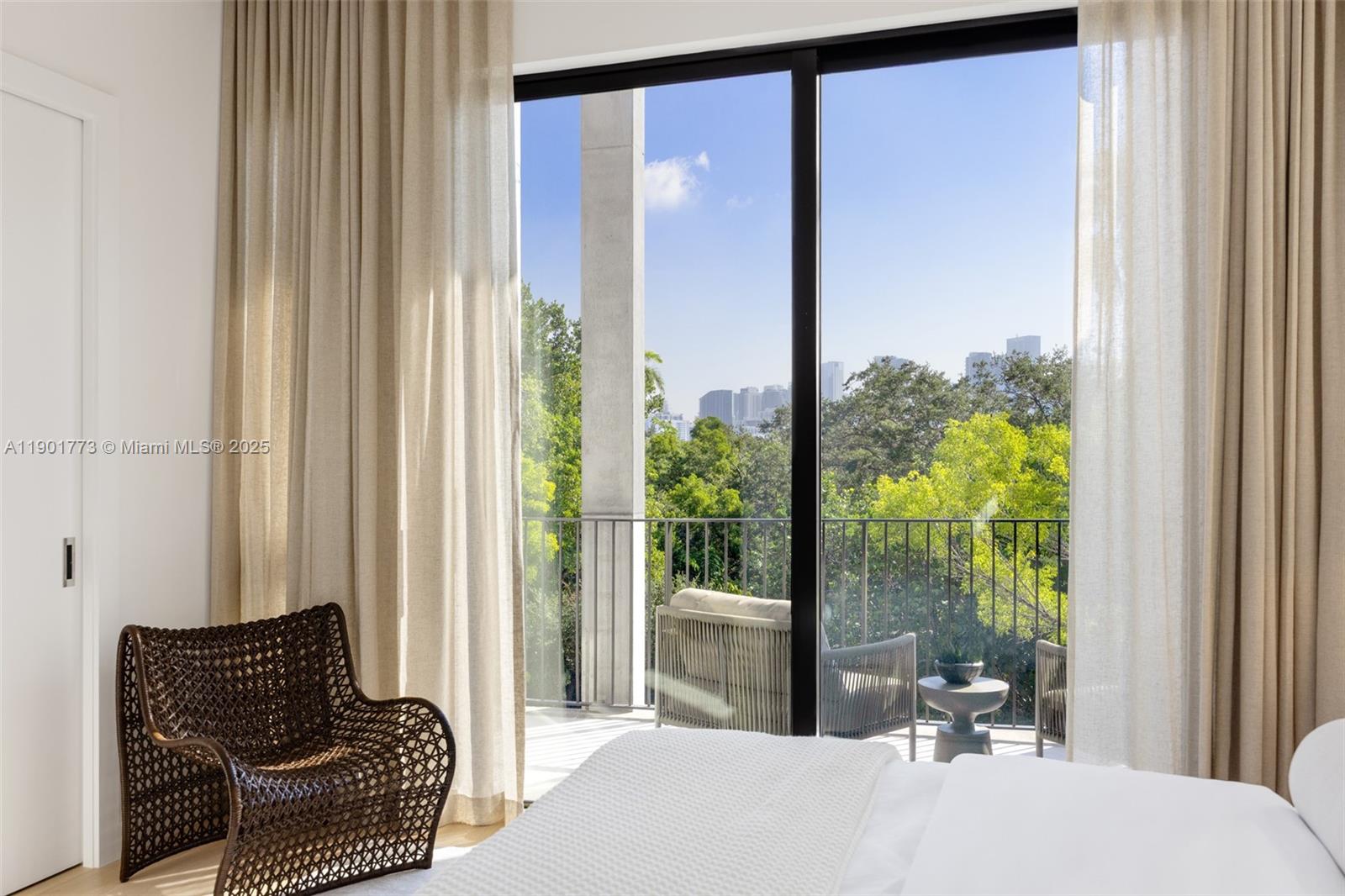 84 SW 28th Rd # 7, Miami Unit: 7