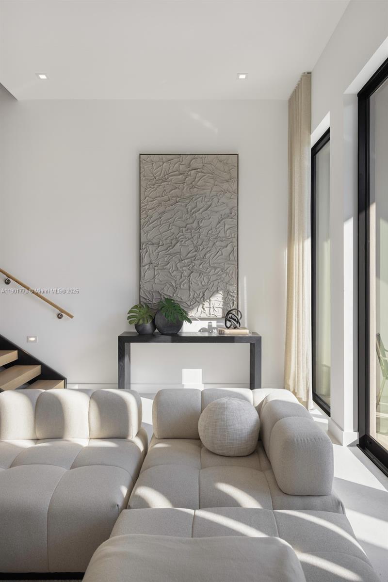 84 SW 28th Rd # 7, Miami Unit: 7