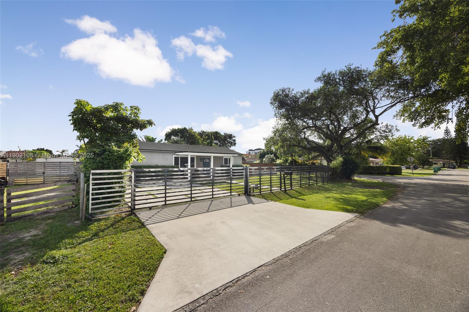 1825 SW 67th Ct, Miami