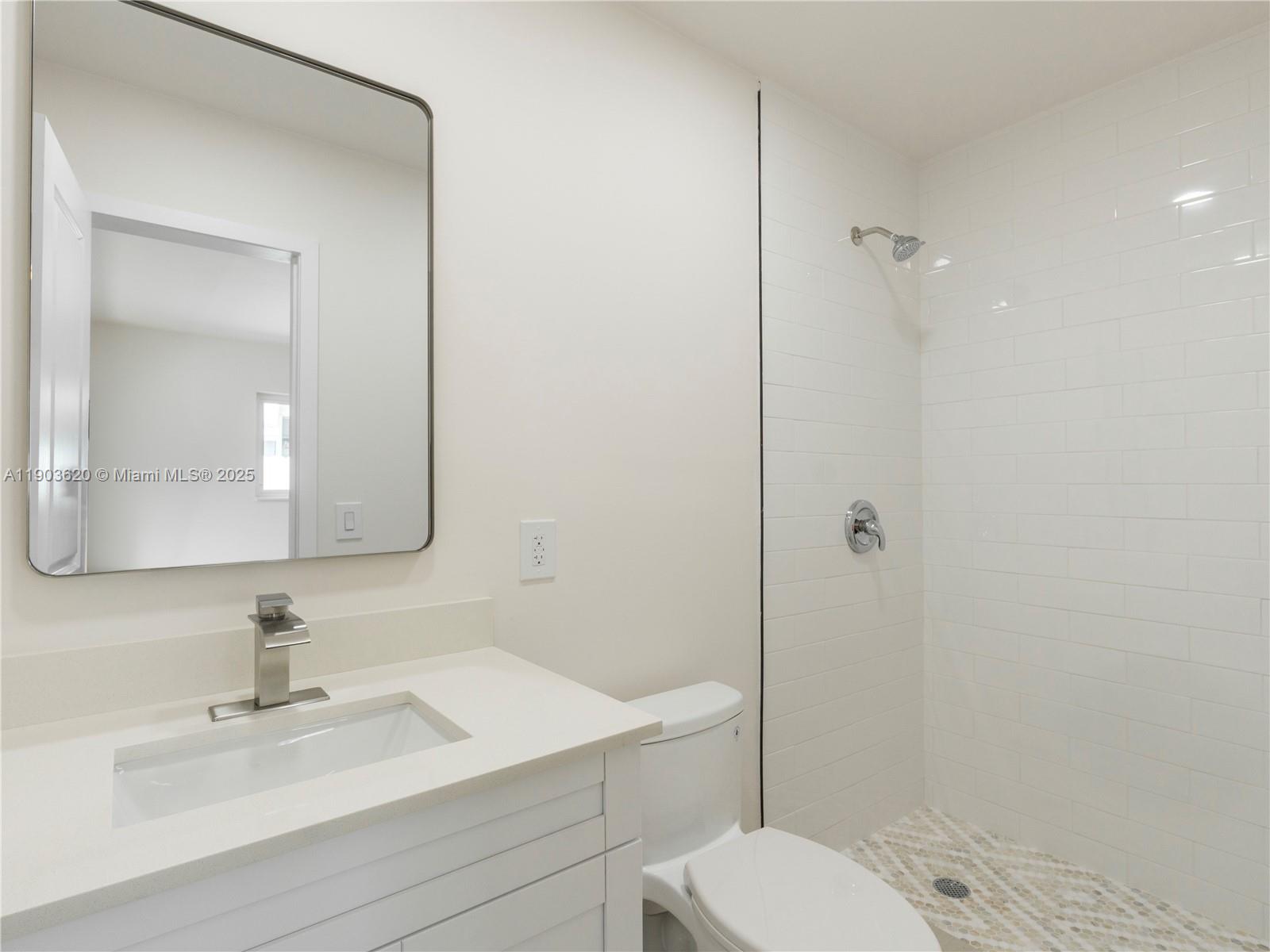 3051 NW 70th Ter, Miami