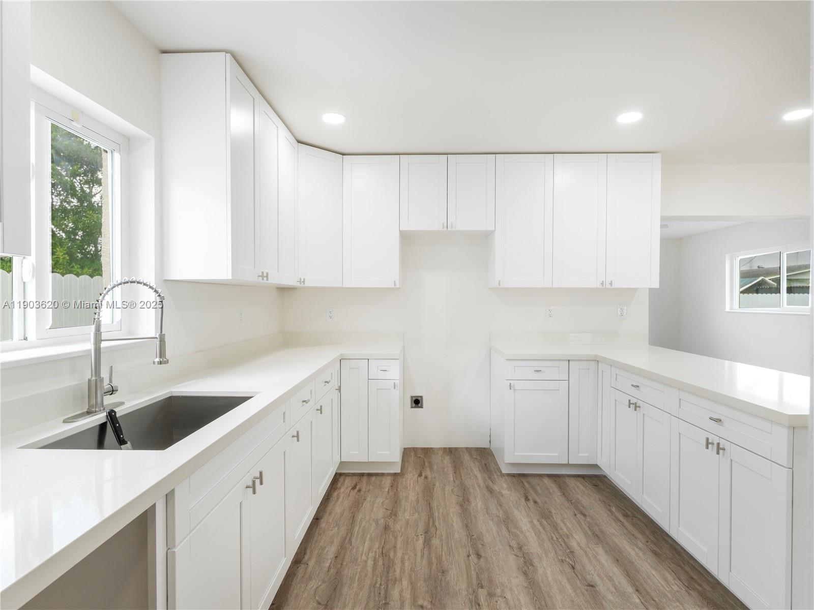 3051 NW 70th Ter, Miami