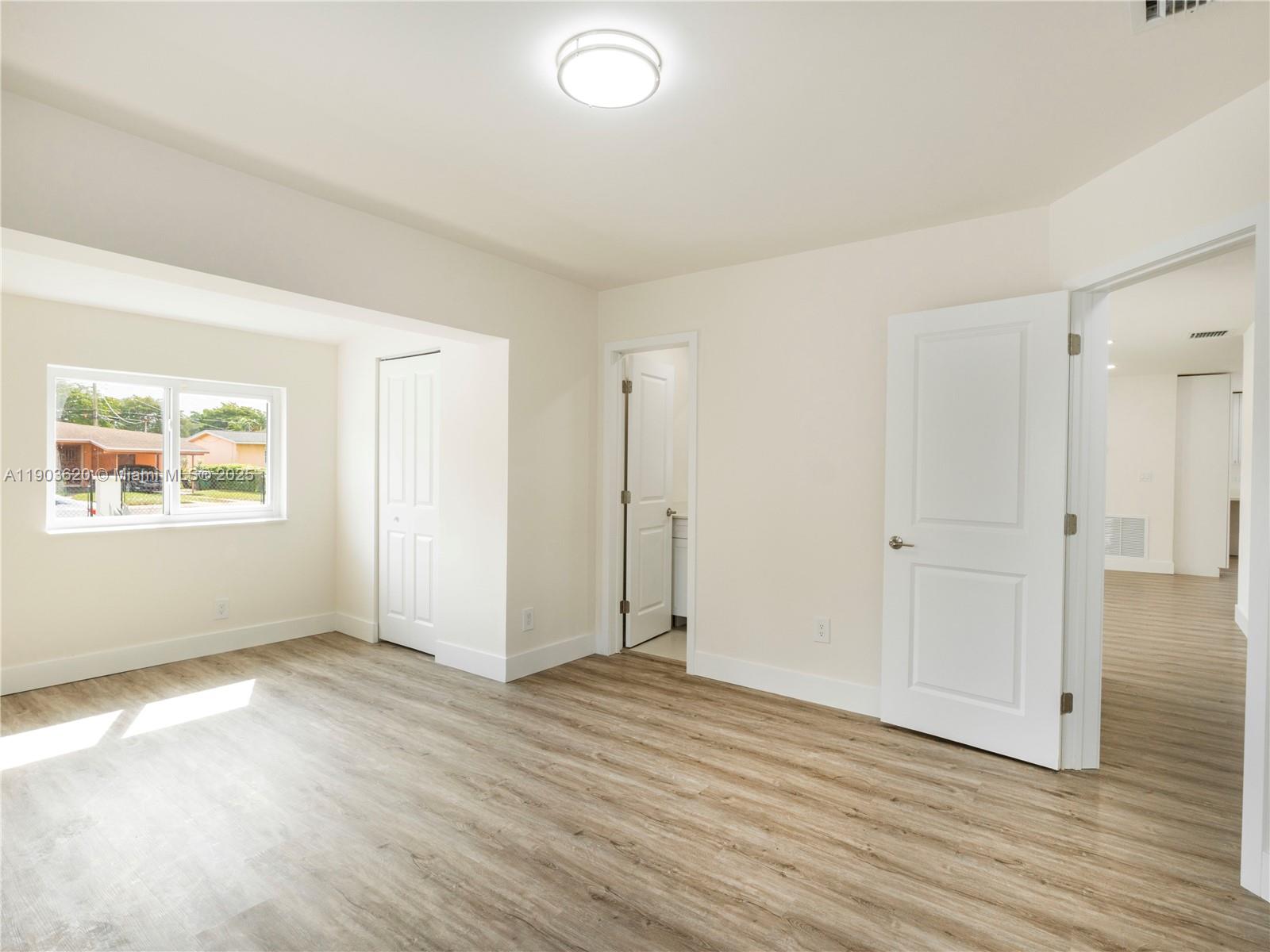 3051 NW 70th Ter, Miami