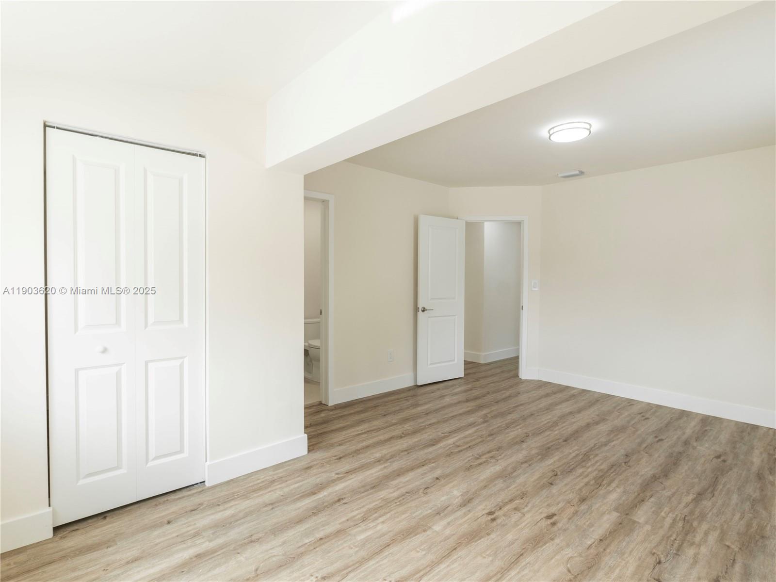 3051 NW 70th Ter, Miami