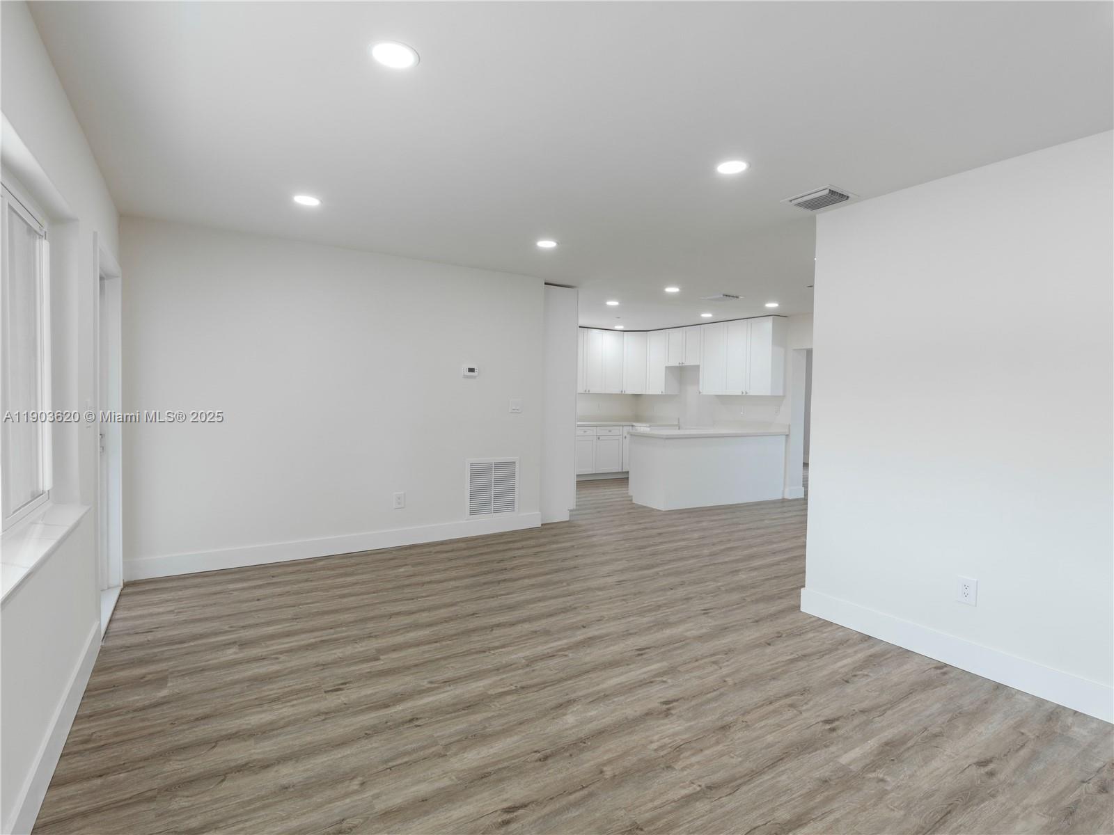 3051 NW 70th Ter, Miami