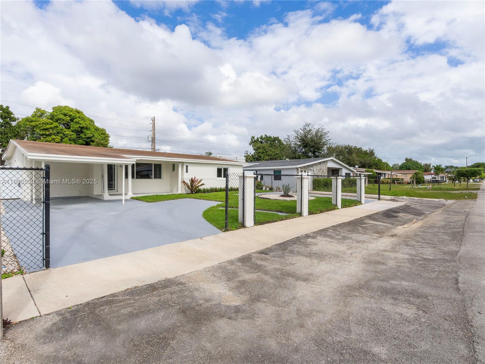 3051 NW 70th Ter, Miami