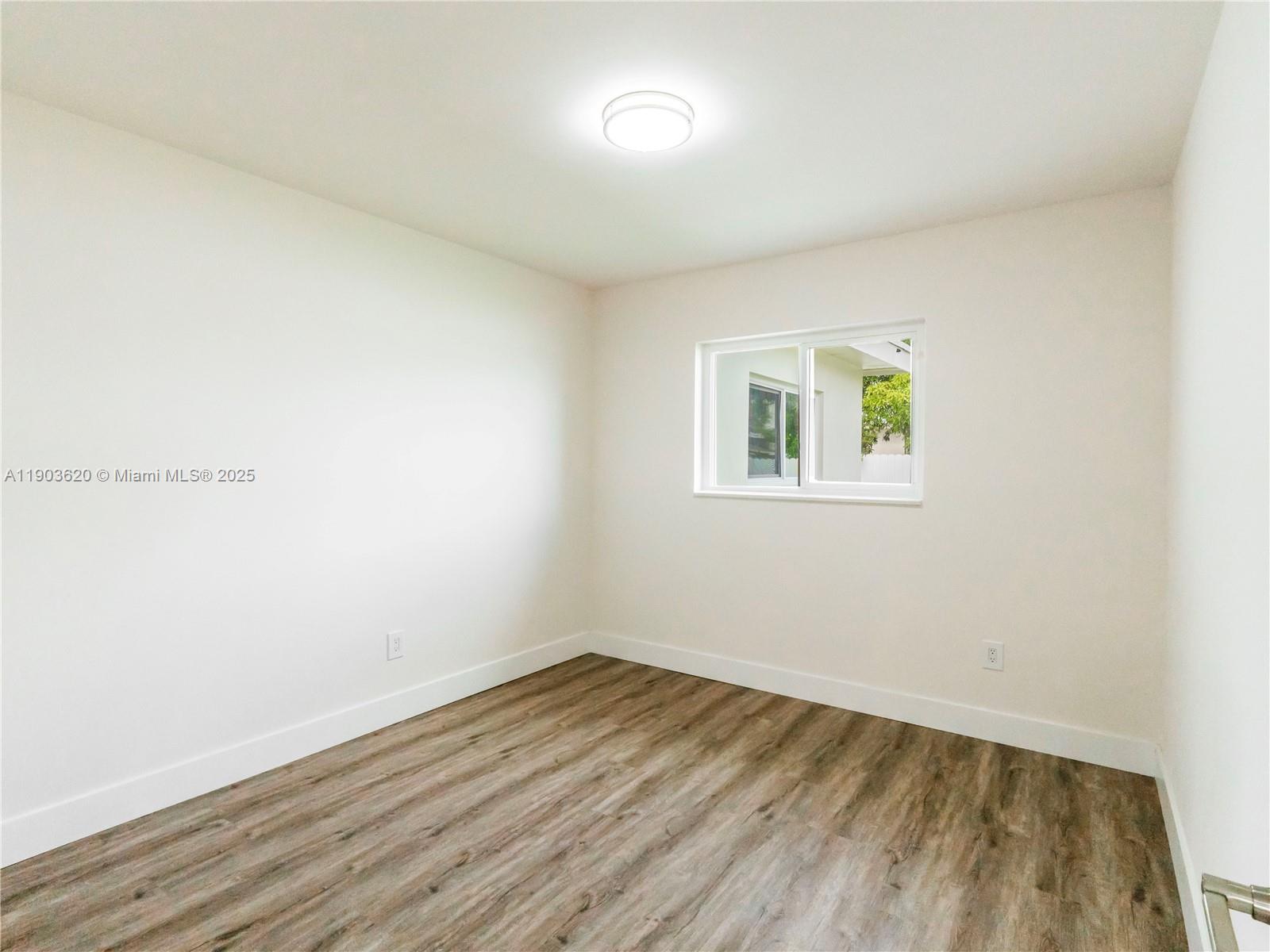 3051 NW 70th Ter, Miami