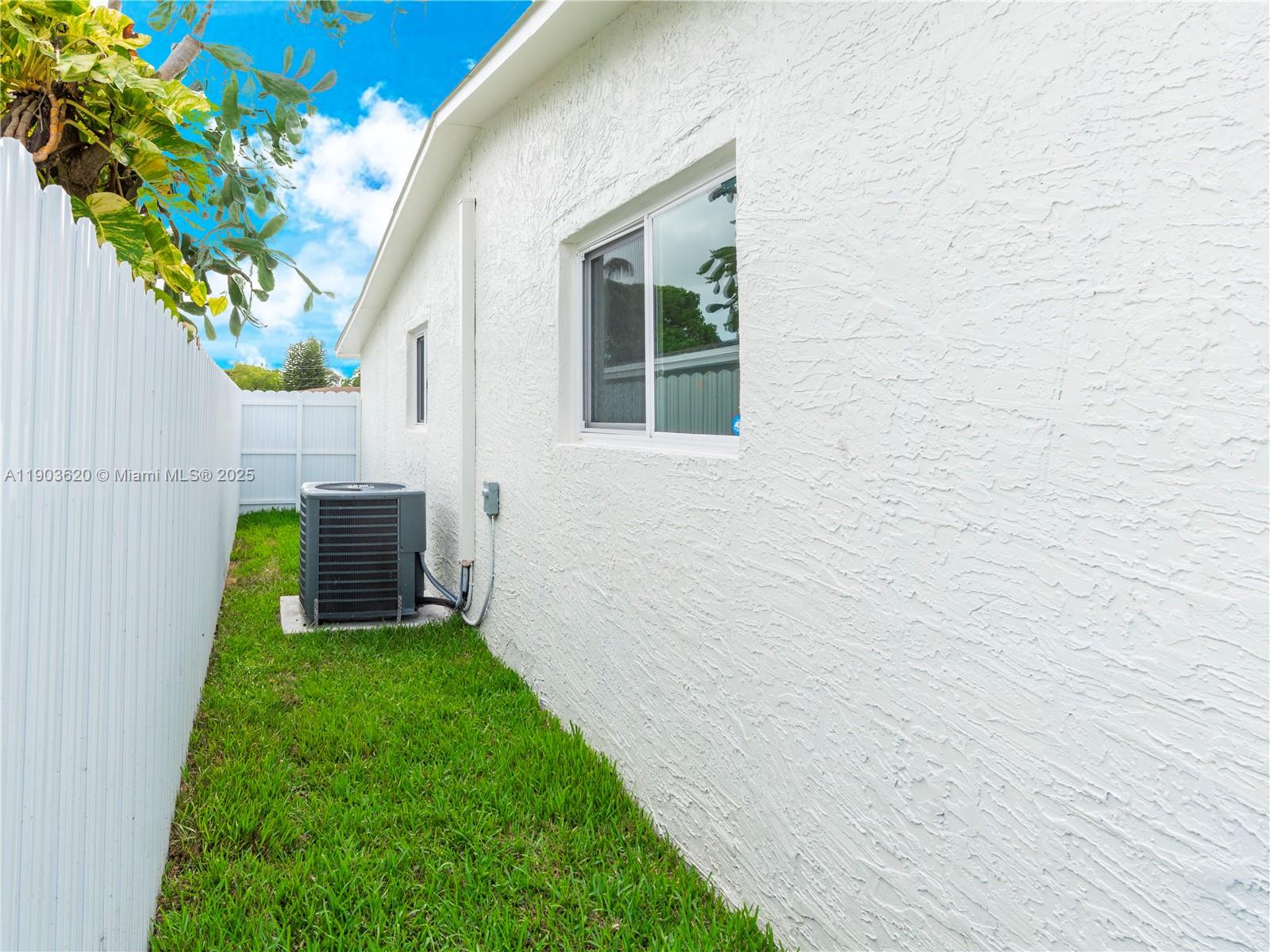 3051 NW 70th Ter, Miami