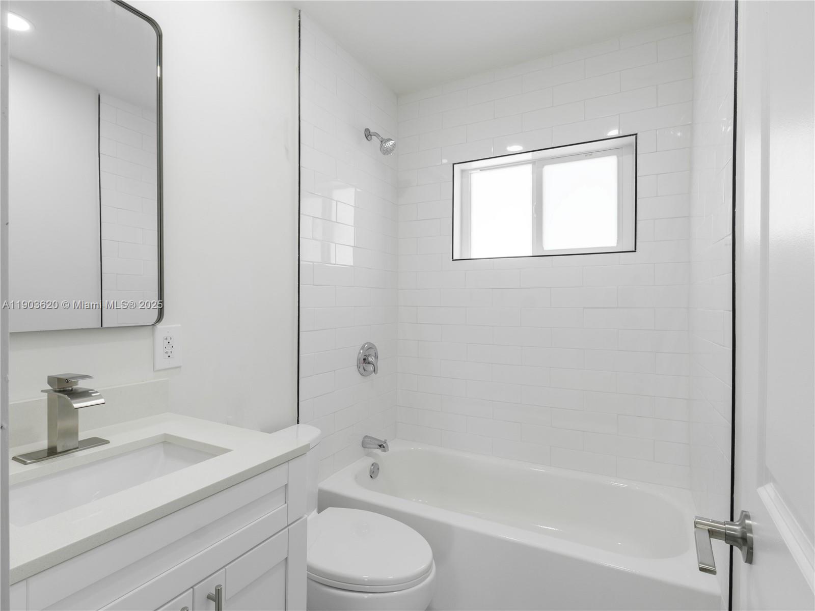 3051 NW 70th Ter, Miami