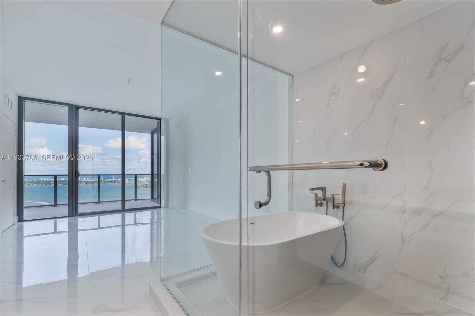 700 NE 24 St # 5405, Miami Unit: 5405