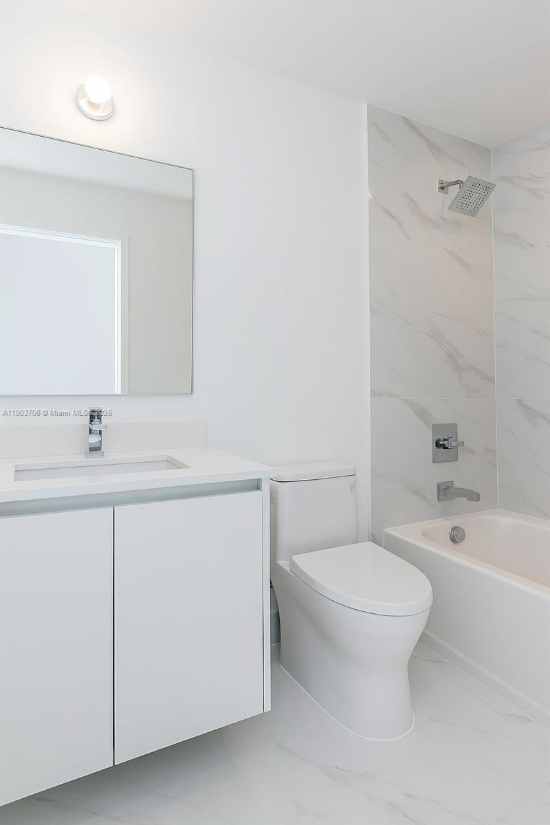 700 NE 24 St # 5405, Miami Unit: 5405