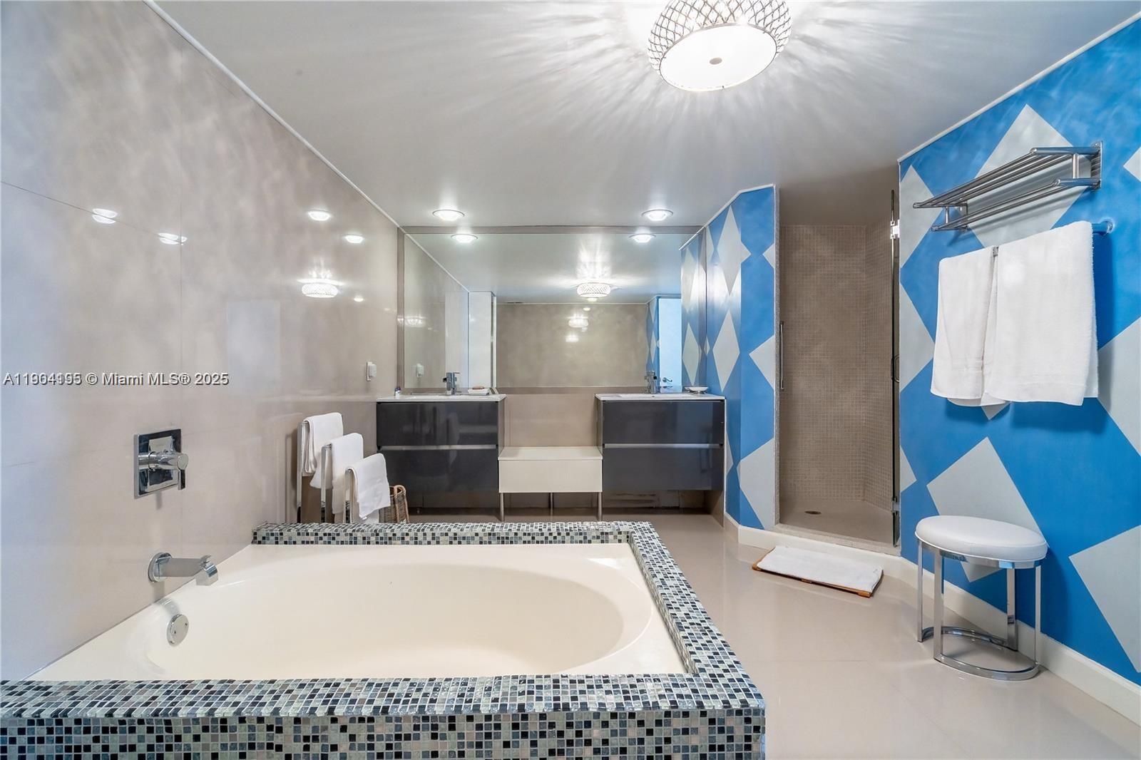 2751 S Ocean Dr Unit: N8PH