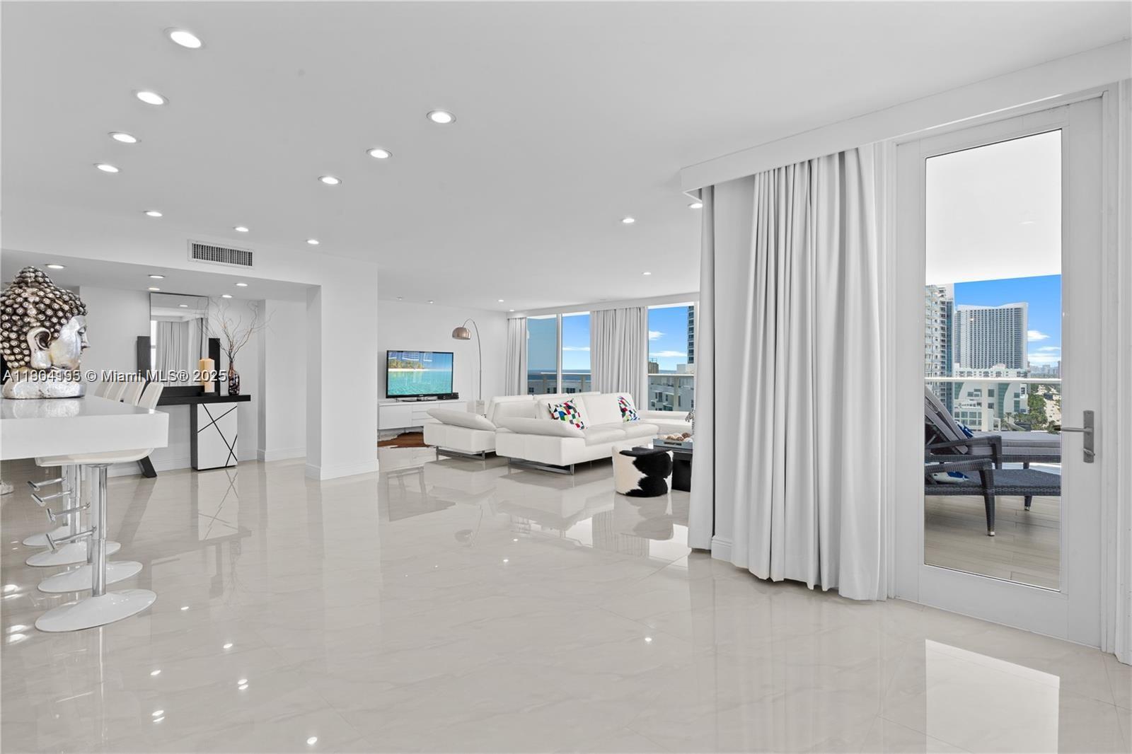 2751 S Ocean Dr Unit: N8PH
