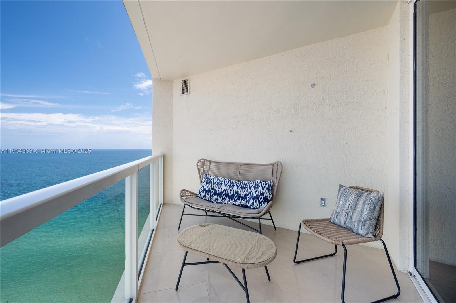 16699 Collins Ave # 3305