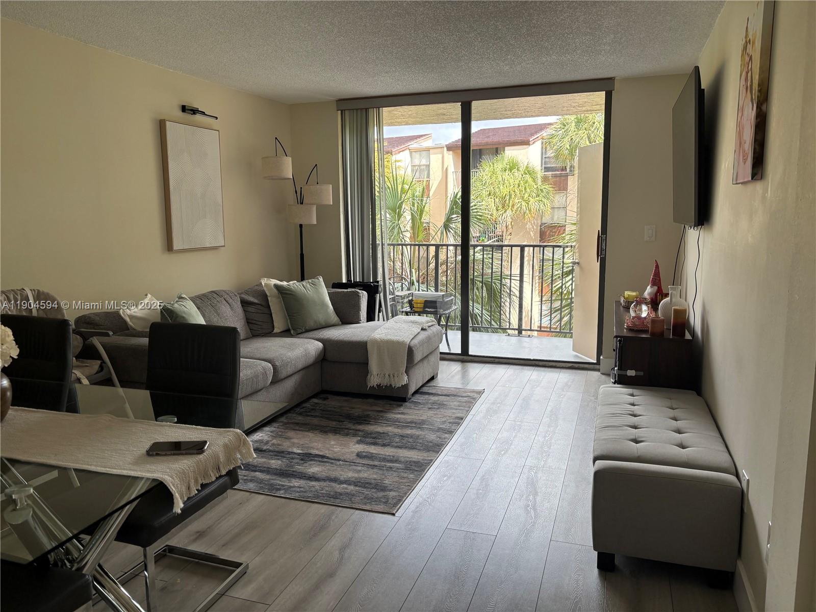 14525 N Kendall Dr # 307J