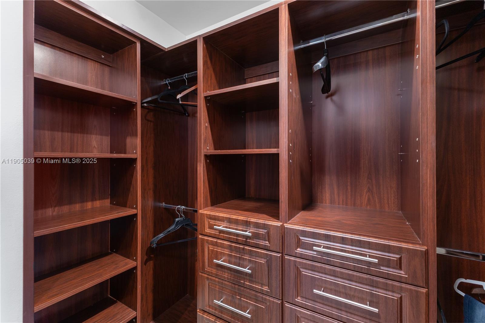 18101 Collins Ave # 906