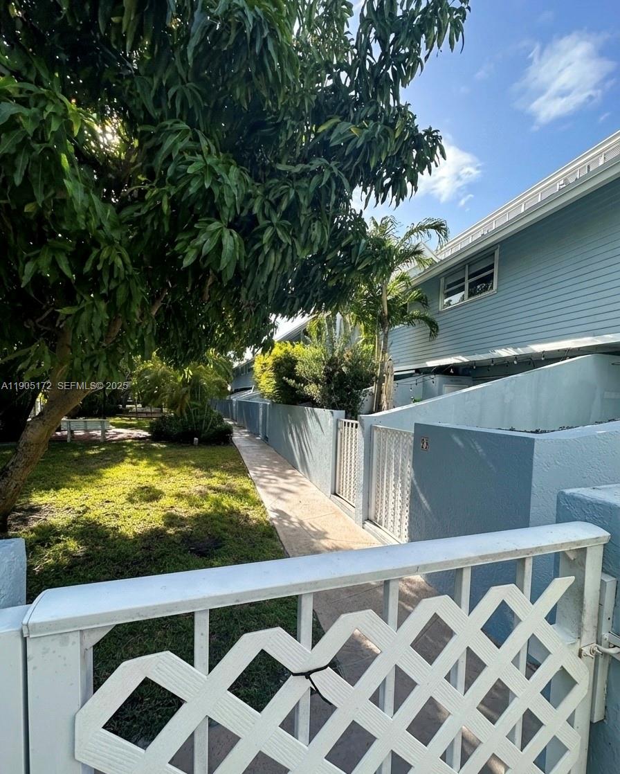 798 Crandon Blvd # C Unit: 30-C