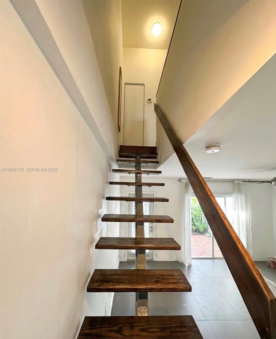 798 Crandon Blvd # C Unit: 30-C