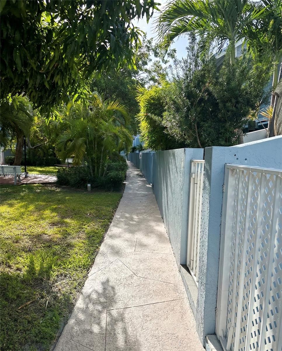 798 Crandon Blvd # C Unit: 30-C