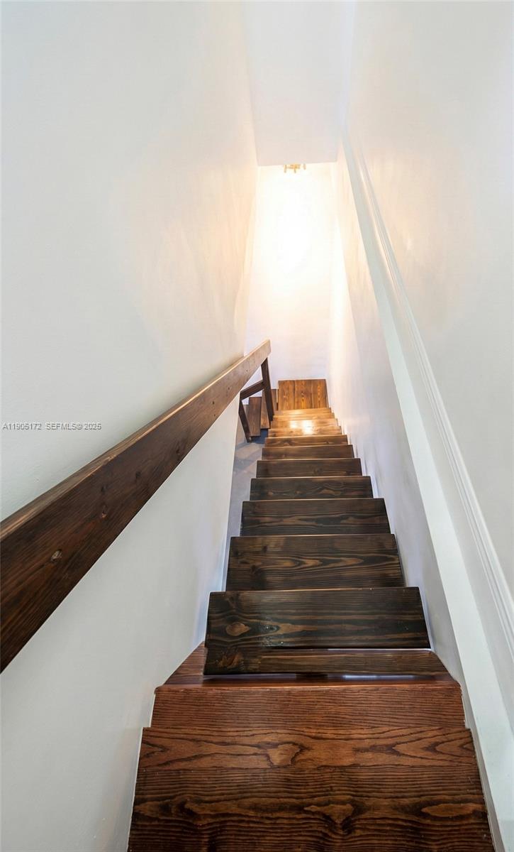 798 Crandon Blvd # C Unit: 30-C