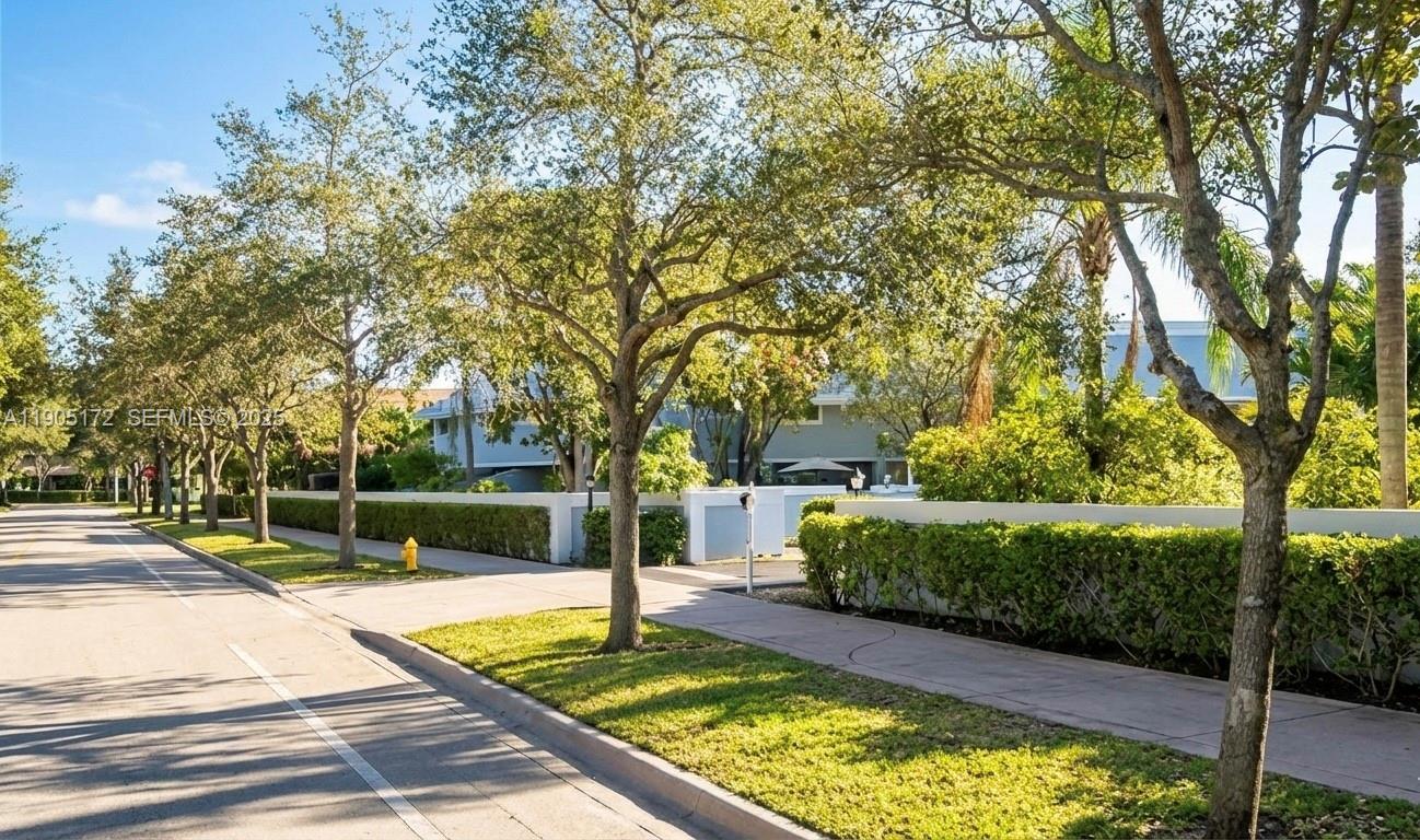 798 Crandon Blvd # C Unit: 30-C