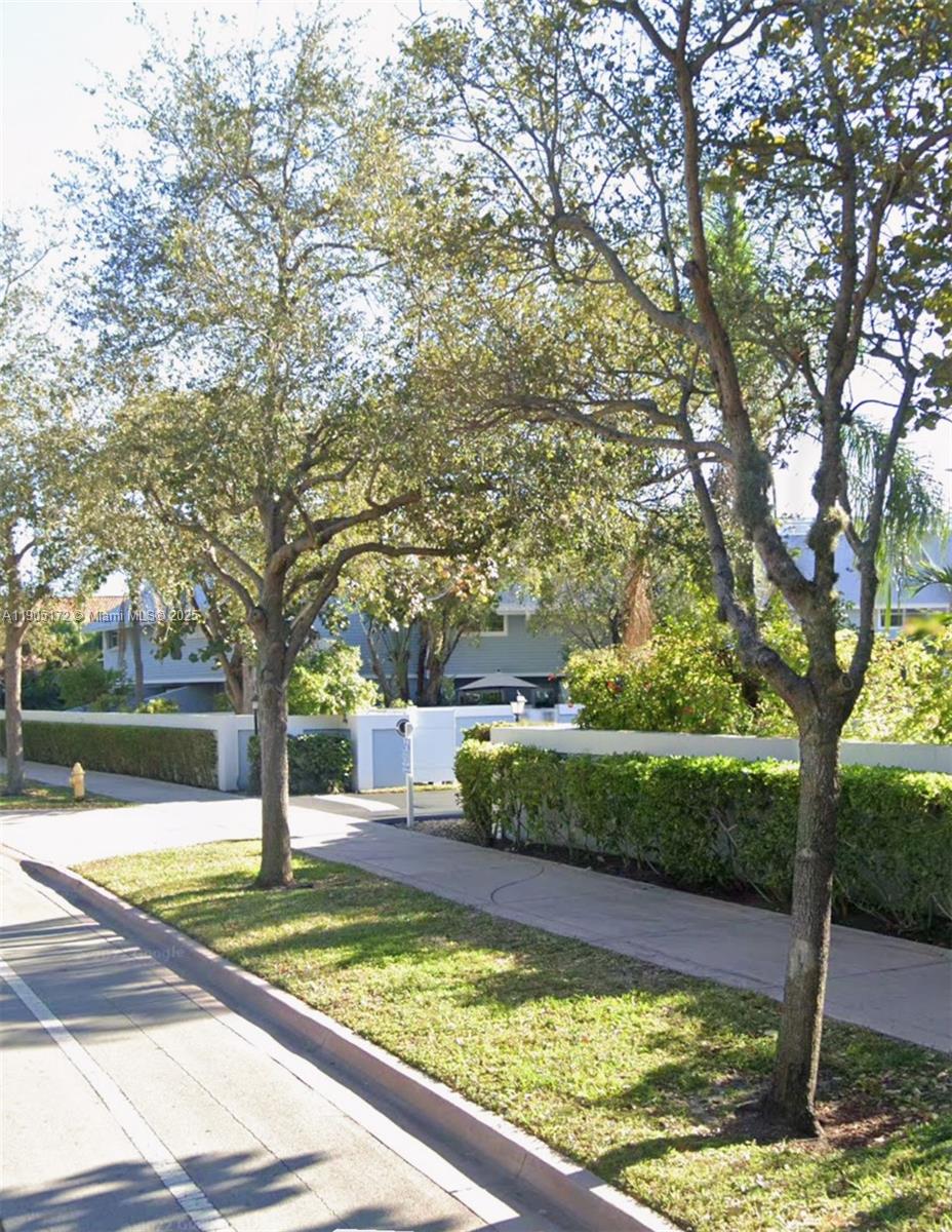 798 Crandon Blvd # C Unit: 30-C