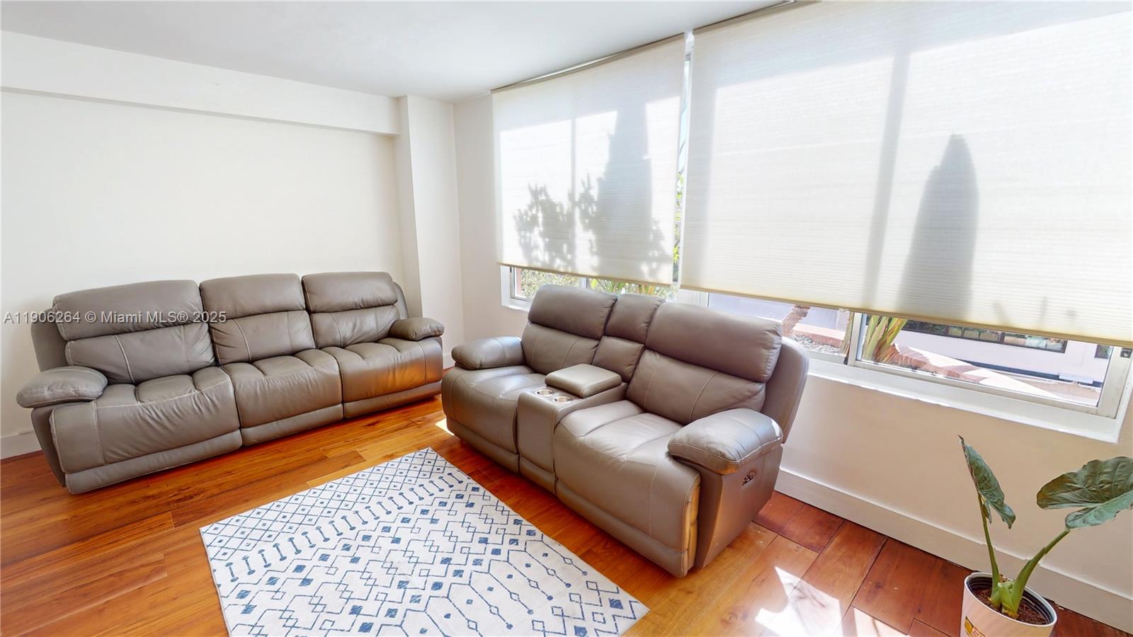 2801 Florida Ave # 410