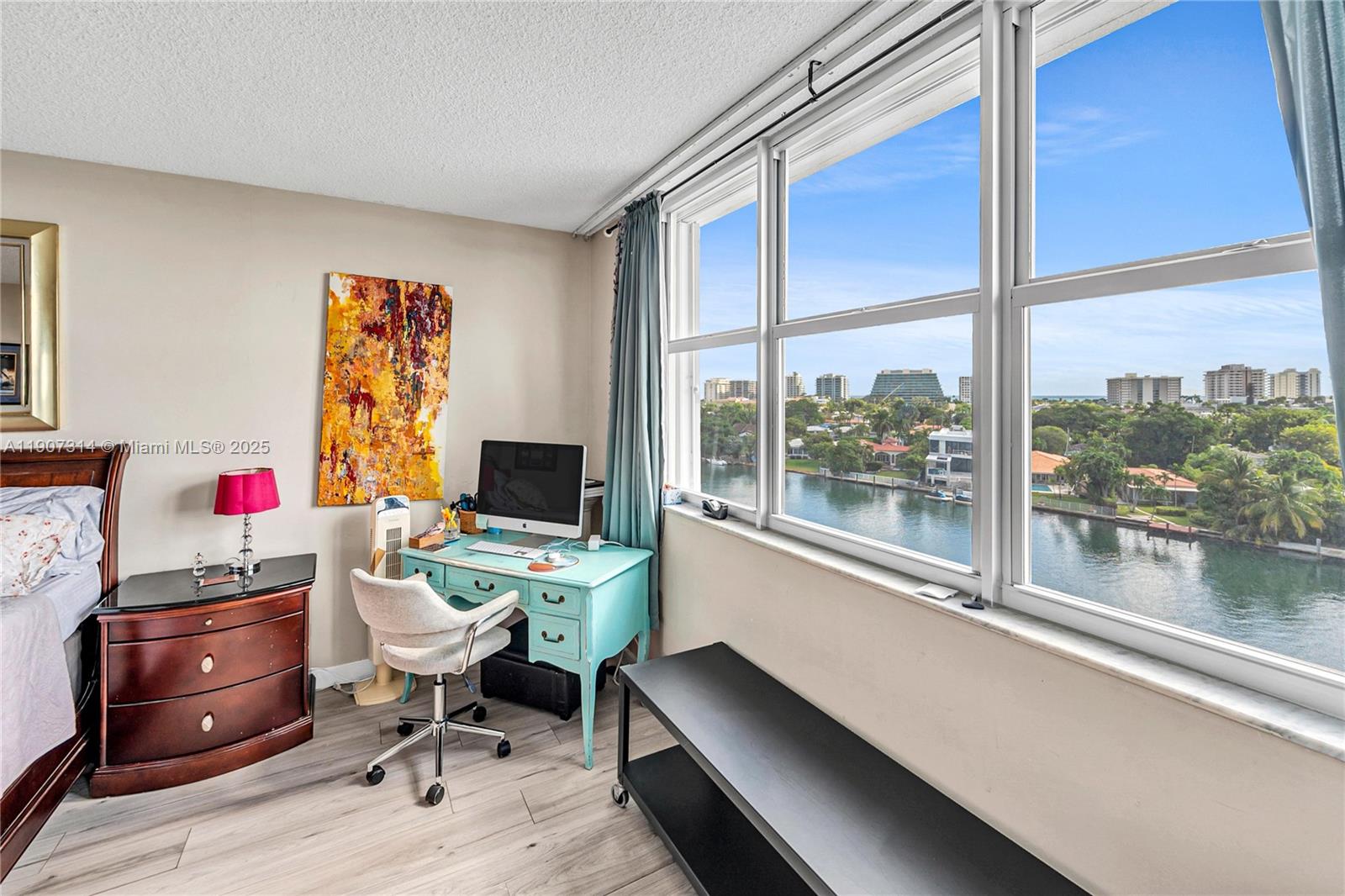 9111 E BAY HARBOR DR Unit: PHB