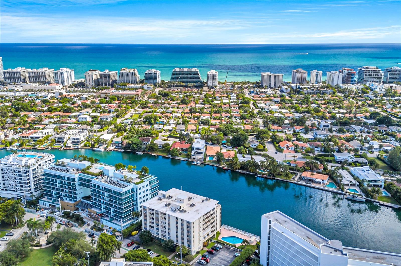 9111 E BAY HARBOR DR Unit: PHB