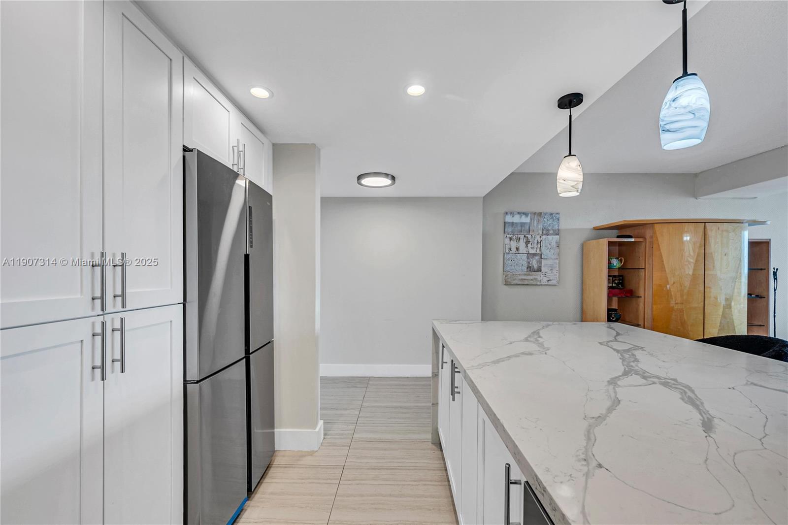 9111 E BAY HARBOR DR Unit: PHB