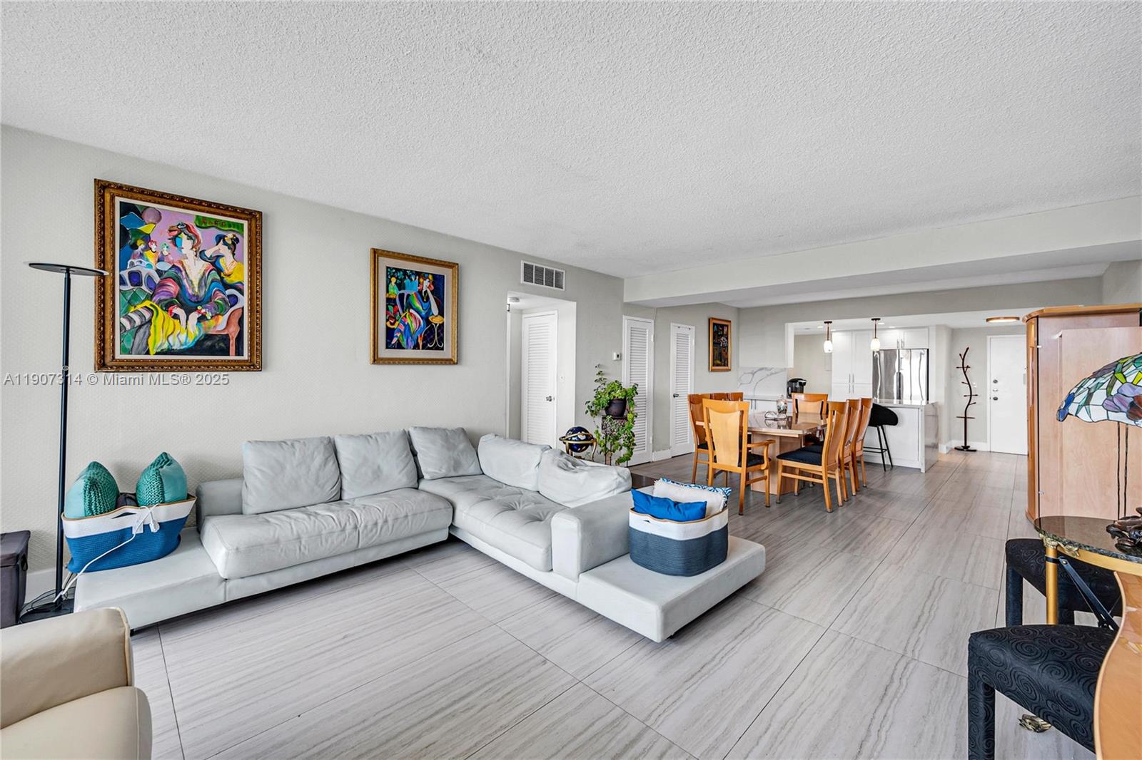 9111 E BAY HARBOR DR Unit: PHB