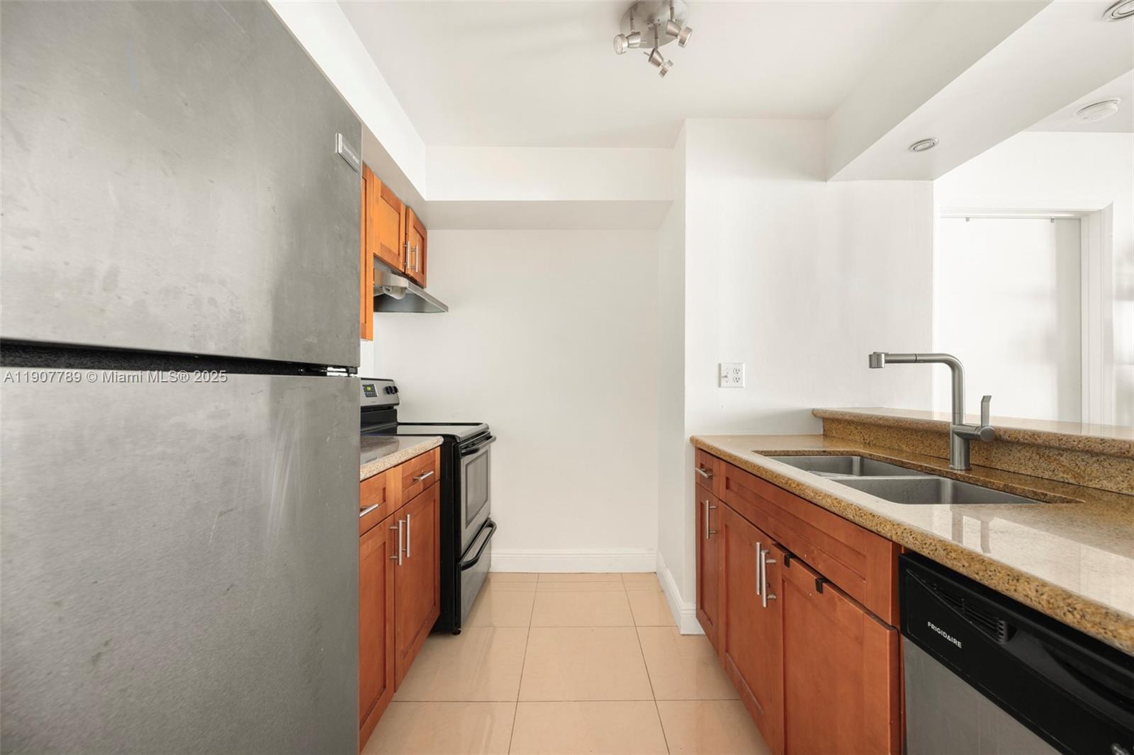 850 N Miami Ave Unit: W-906