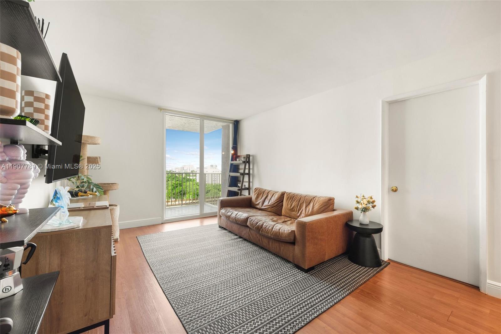 850 N Miami Ave Unit: W-906