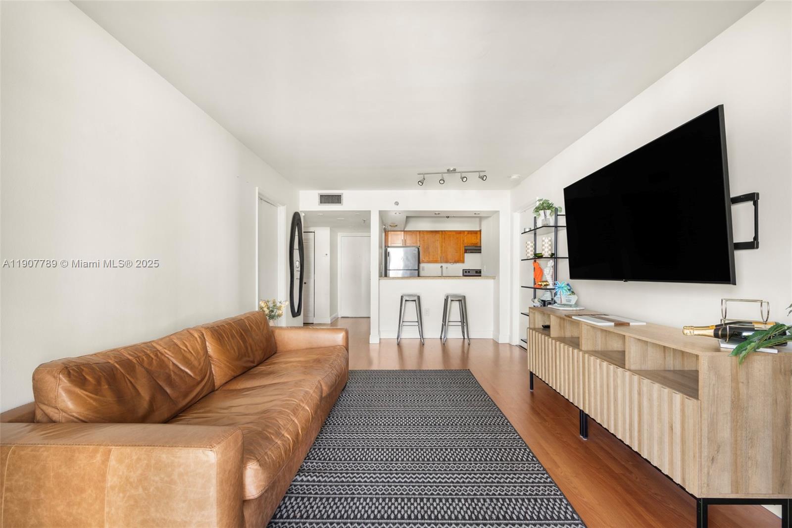 850 N Miami Ave Unit: W-906