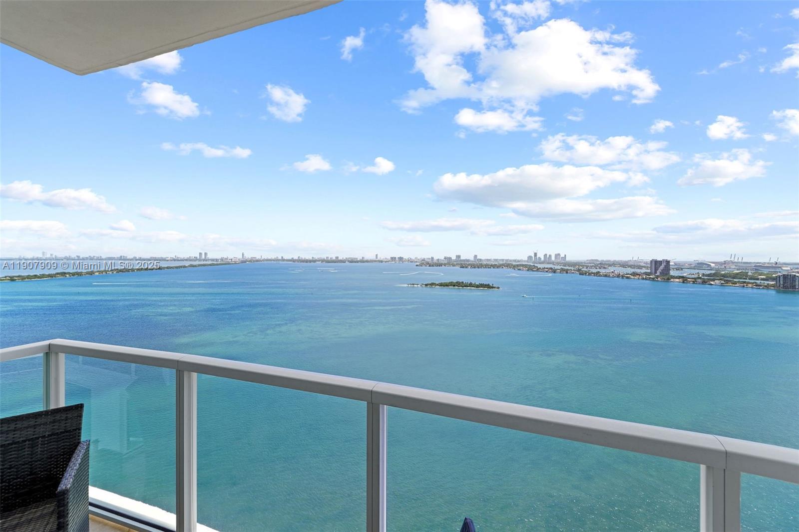 665 NE 25th St # 01 Unit: PHI-01