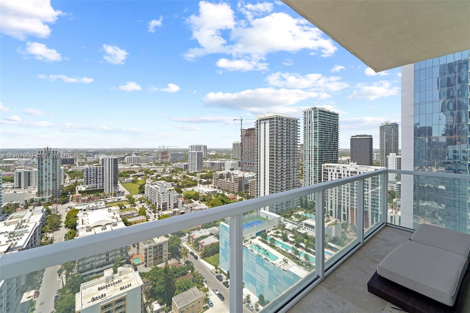 665 NE 25th St # 01 Unit: PHI-01