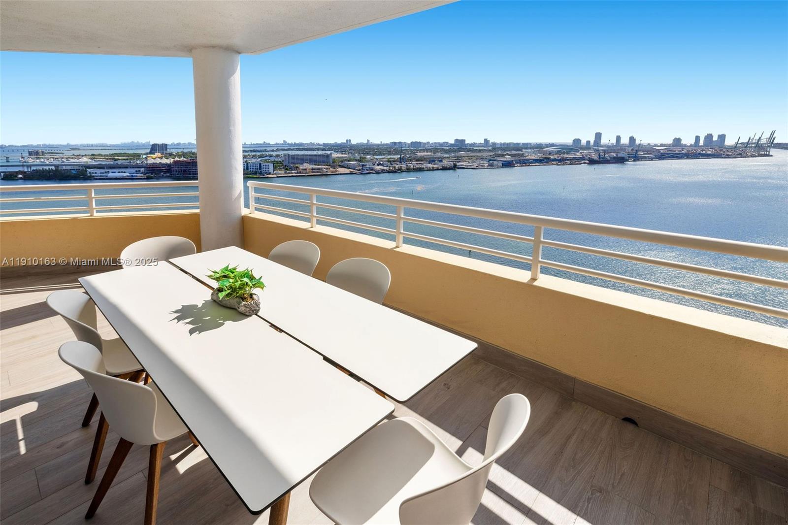 808 Brickell Key Dr # 2601