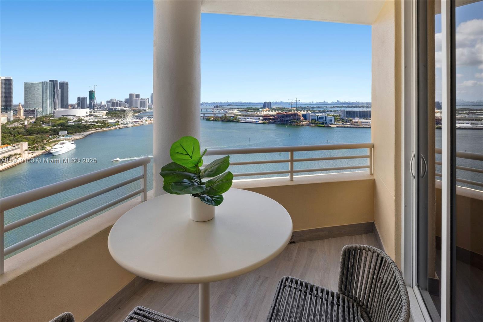 808 Brickell Key Dr # 2601