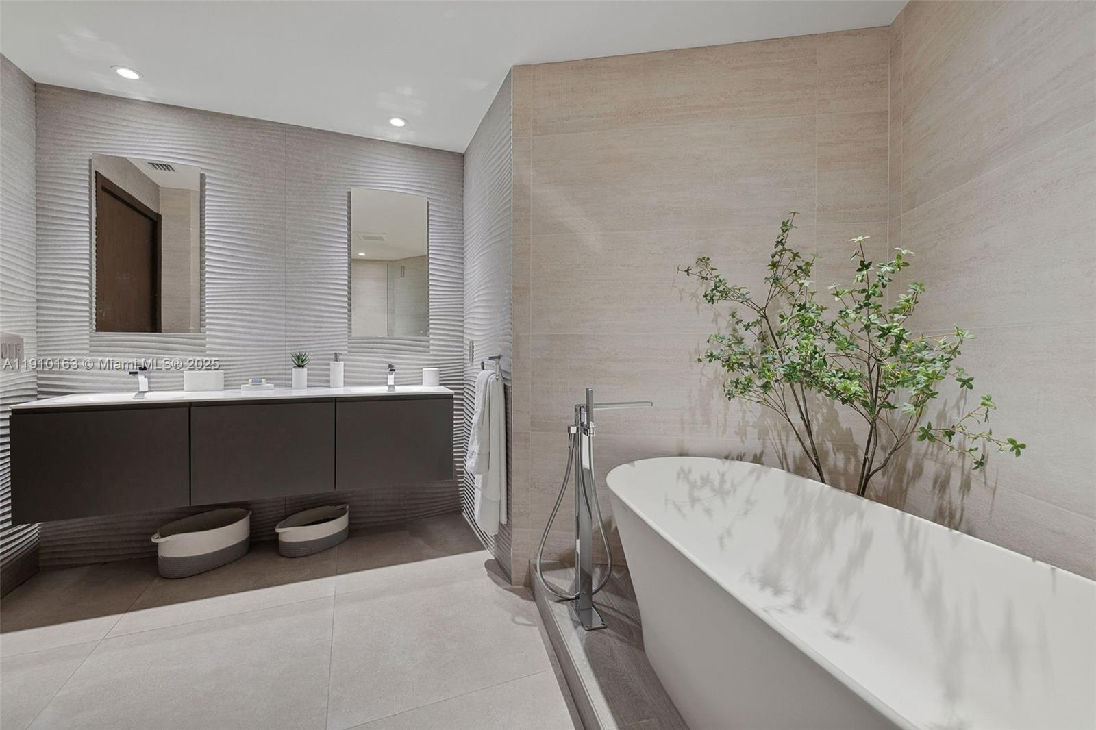 808 Brickell Key Dr # 2601