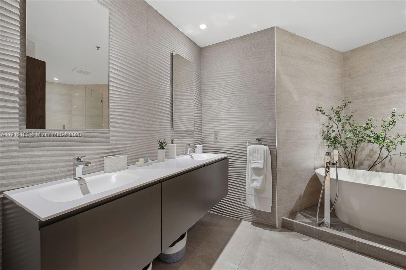 808 Brickell Key Dr # 2601