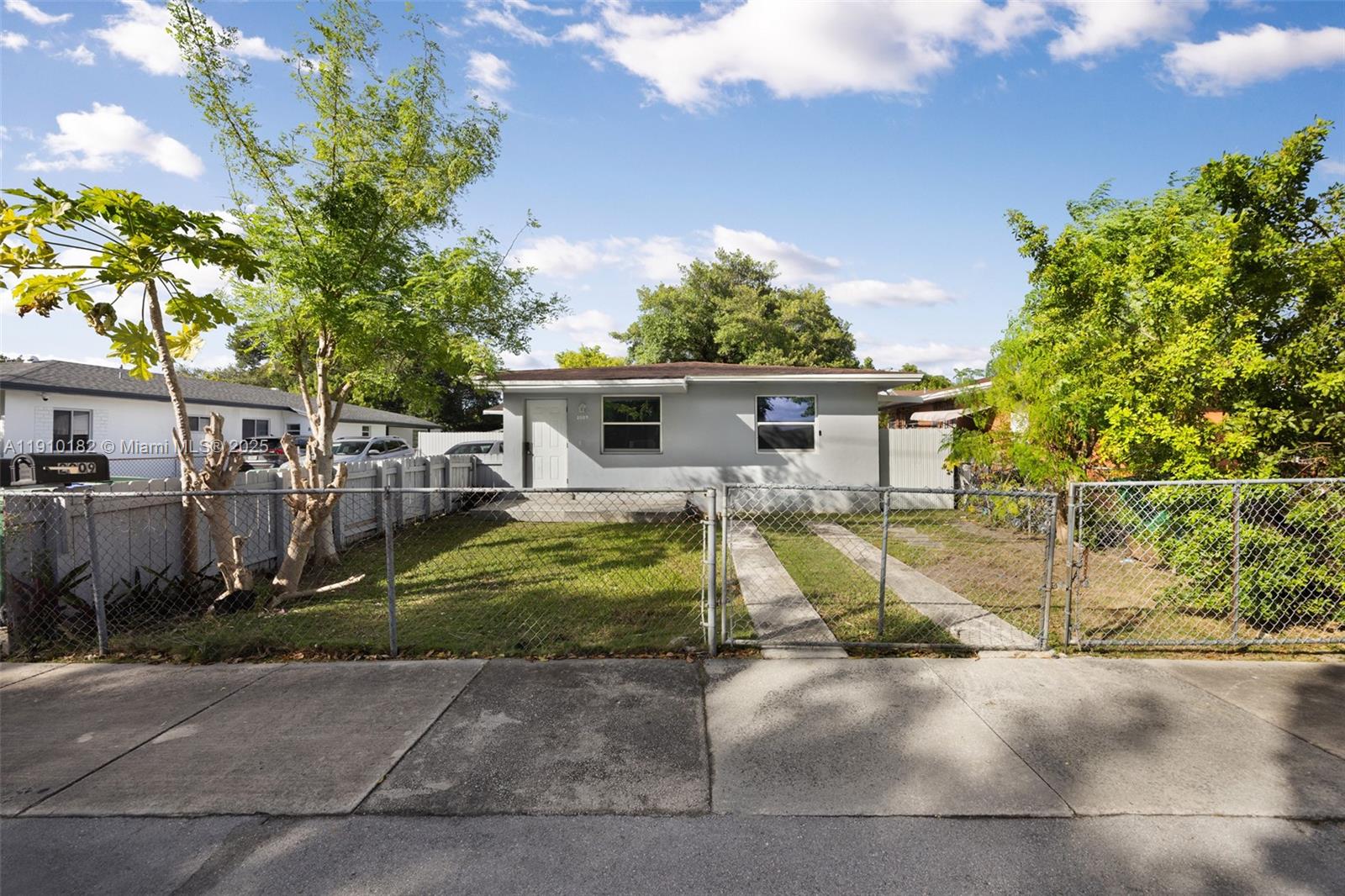 2009 NW 32nd St # 2009