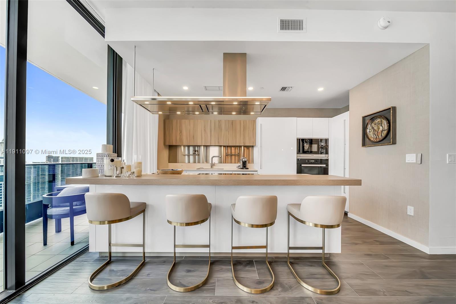 1000 Brickell Plz Unit: PH5807