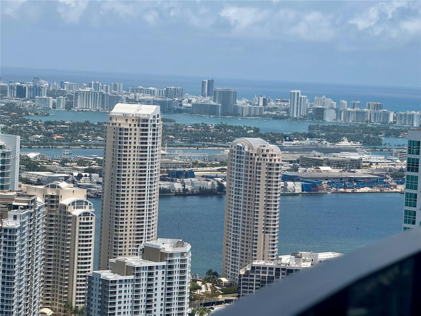 1000 Brickell Plz Unit: PH5807