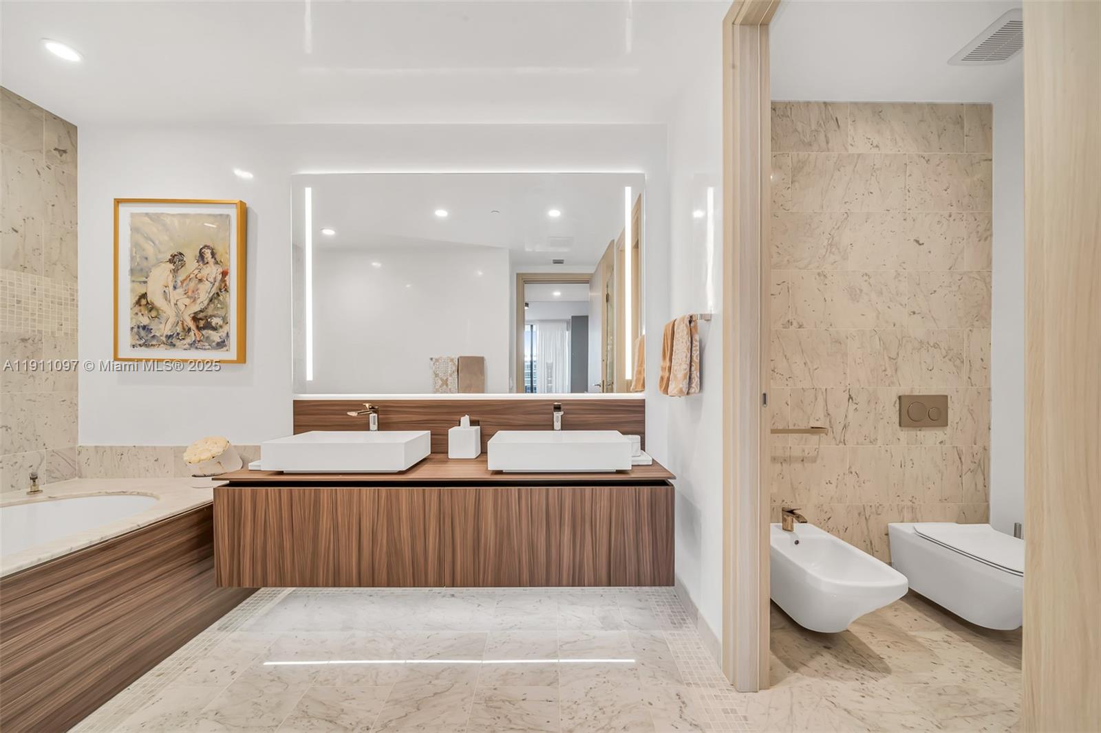 1000 Brickell Plz Unit: PH5807