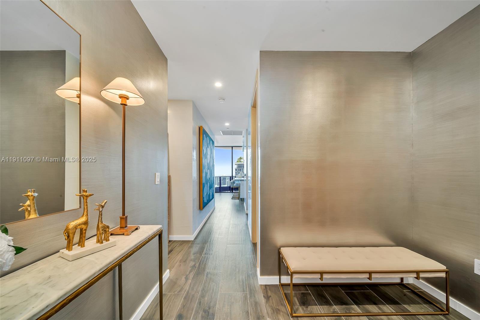 1000 Brickell Plz Unit: PH5807