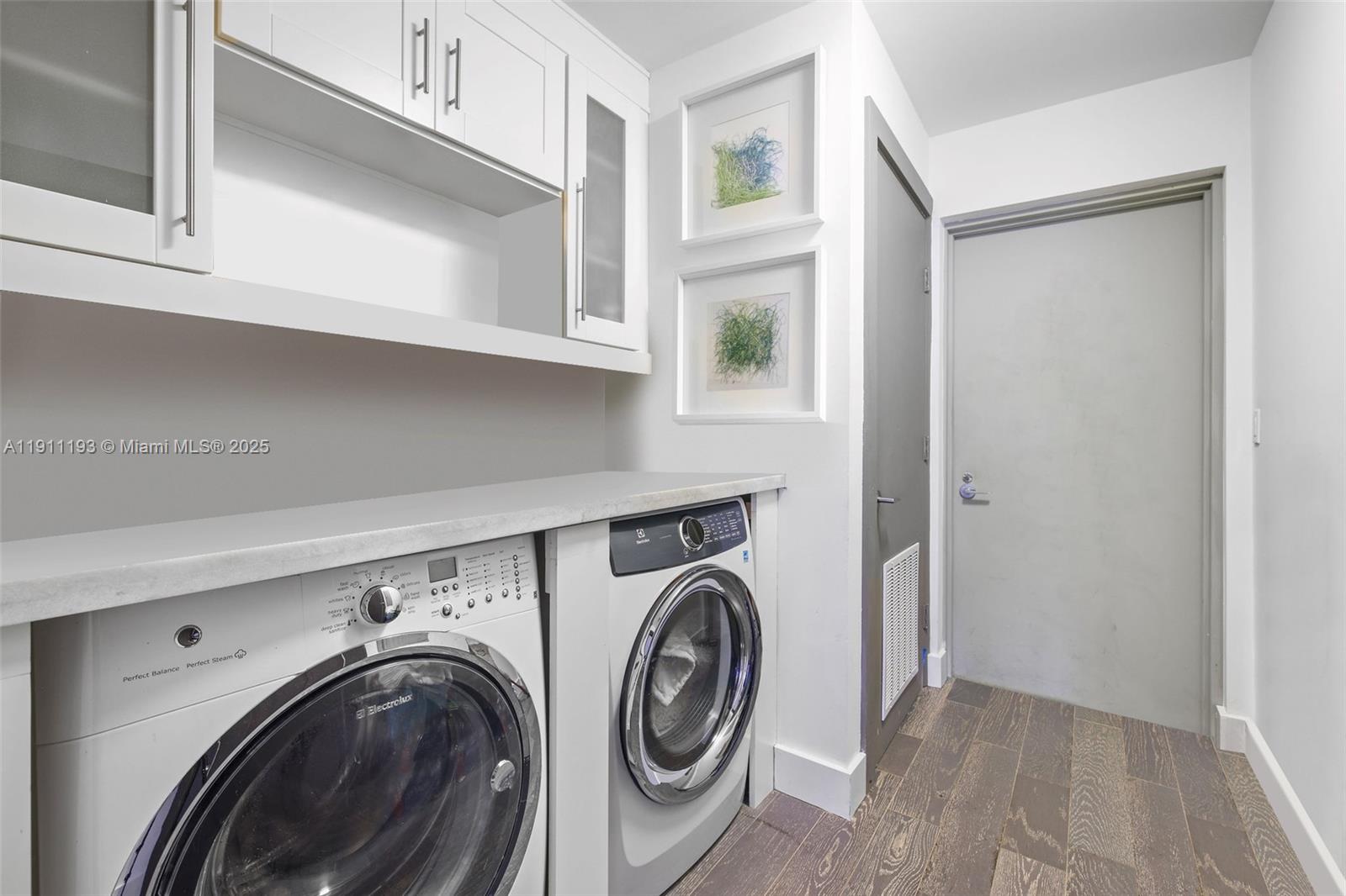 2020 N Bayshore Dr # 2001