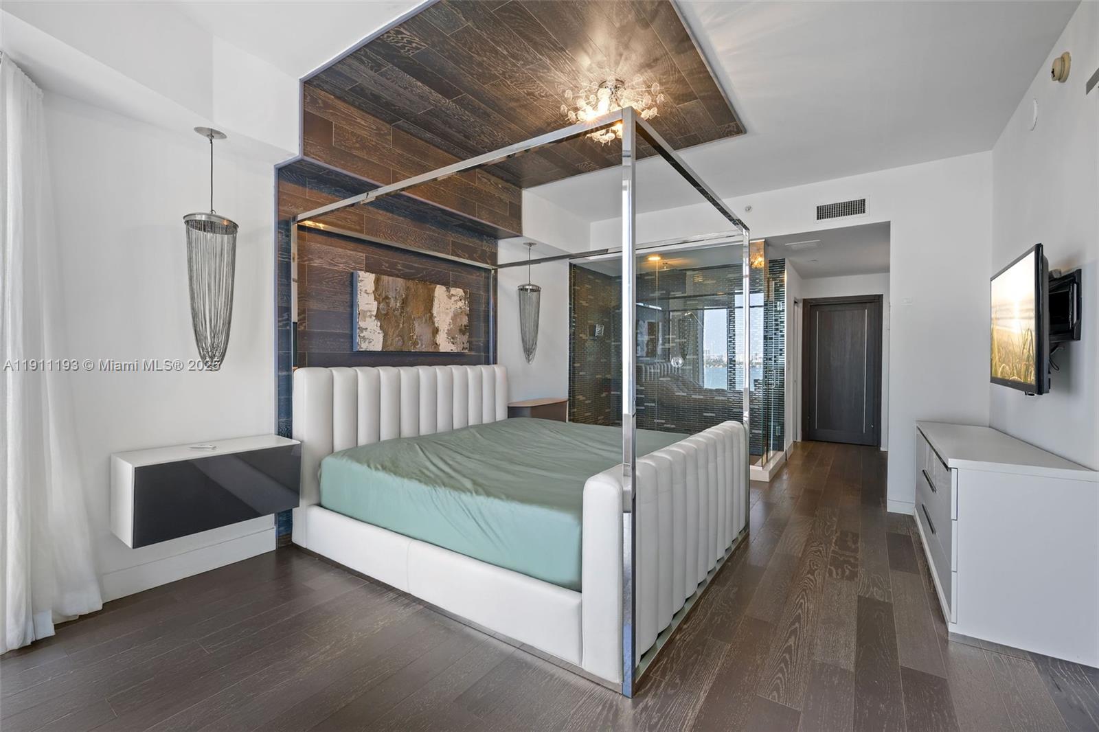 2020 N Bayshore Dr # 2001