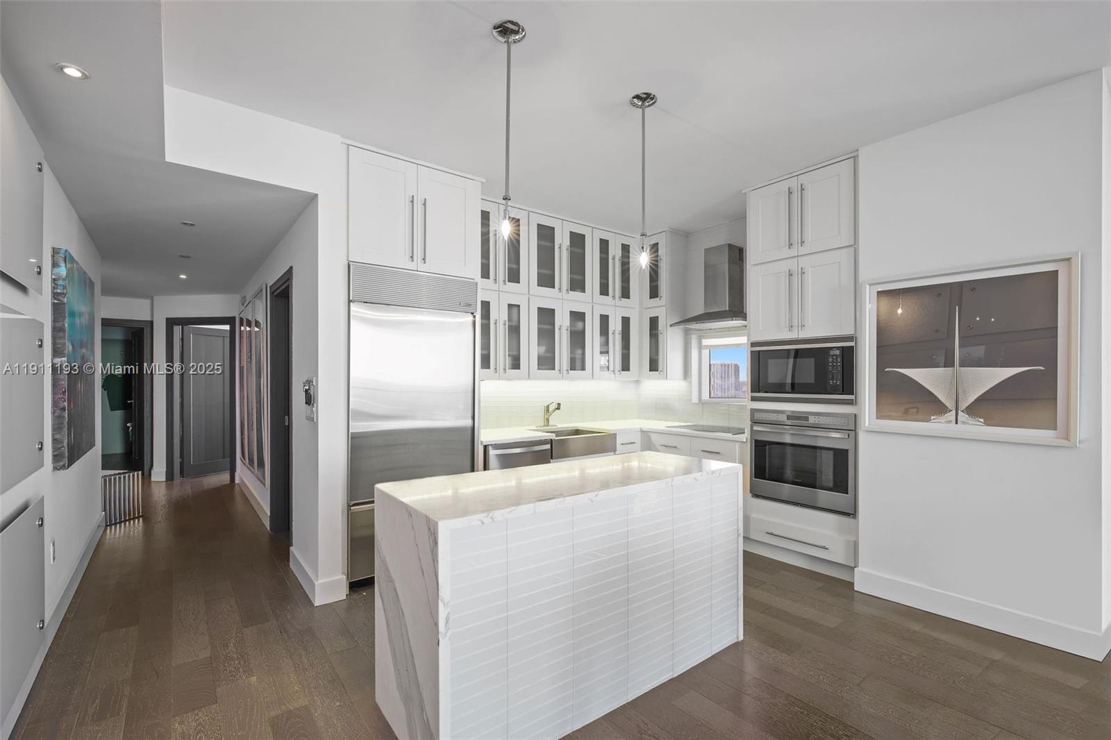 2020 N Bayshore Dr # 2001