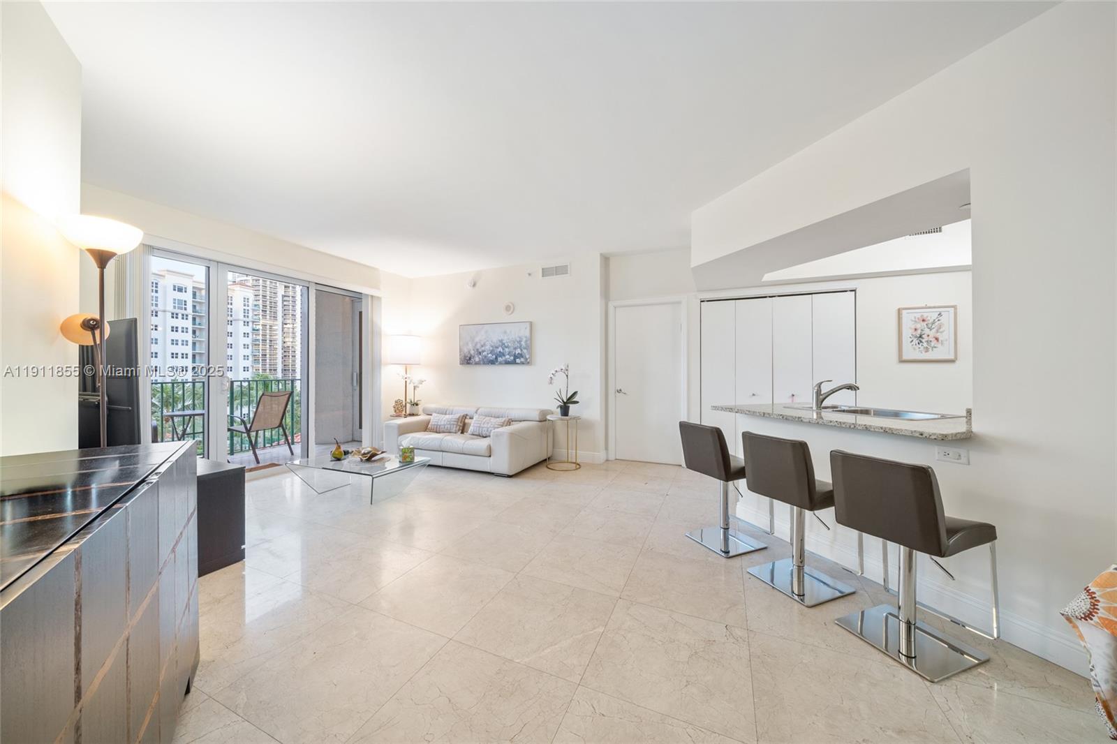 19900 E Country Club Dr # 816