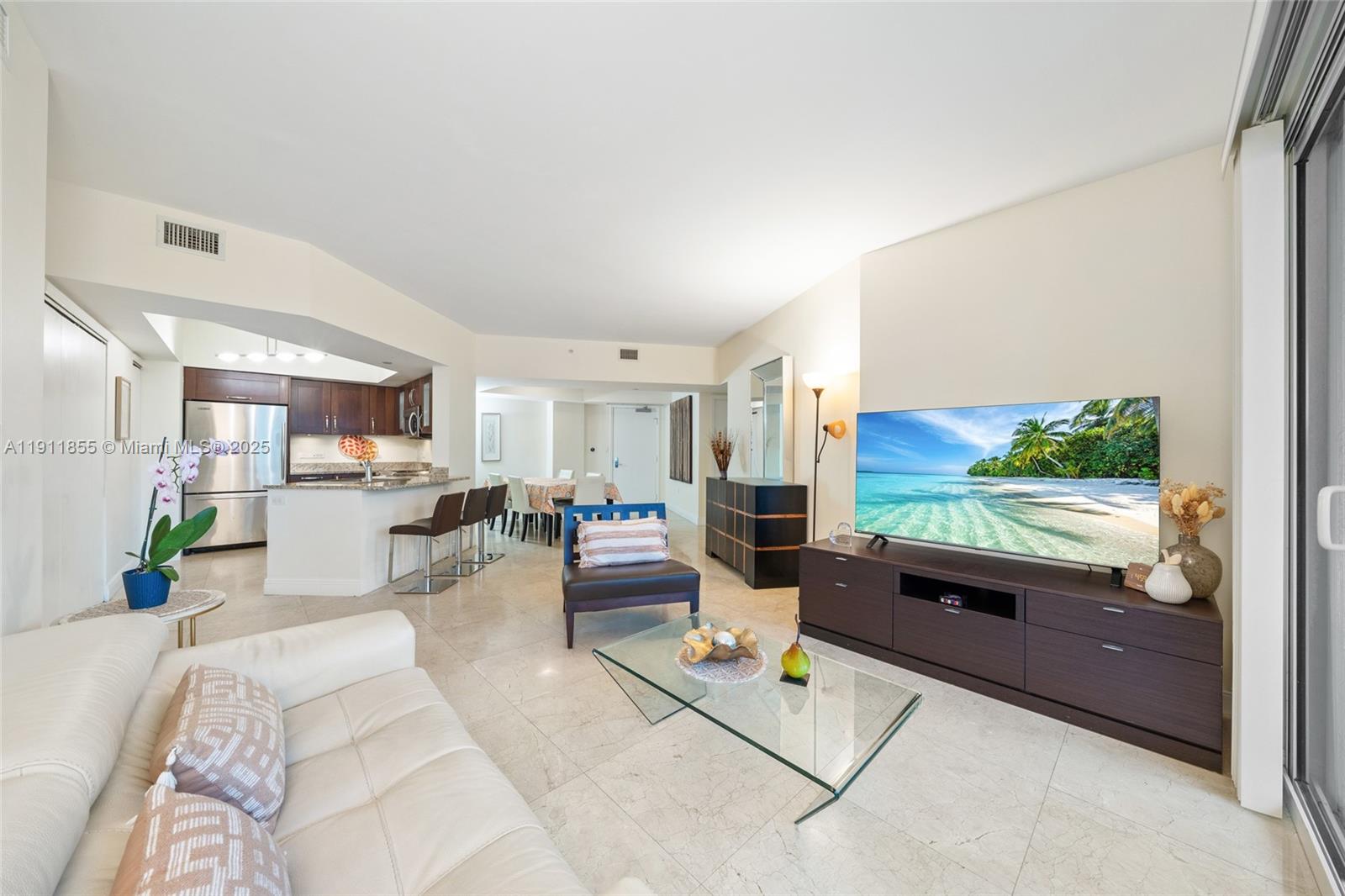 19900 E Country Club Dr # 816